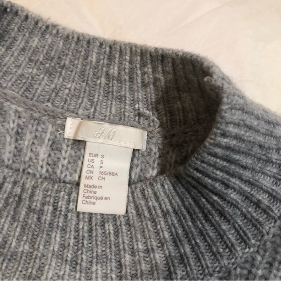 H&M Sweater - Picture 2 of 3